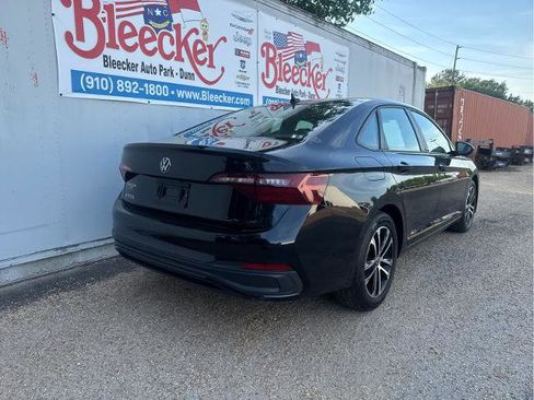 Used 2024 Volkswagen Jetta Sport FWD image 3