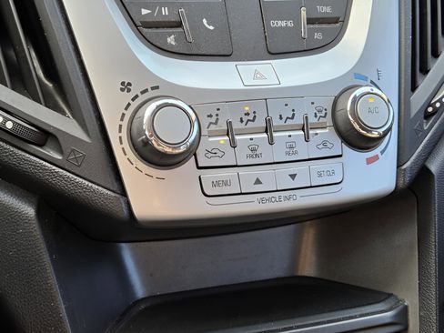 Used 2017 Chevrolet Equinox LS image 16