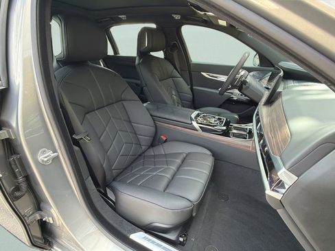 New 2026 BMW 760i xDrive w/ Premium Package AWD/4WD image 23