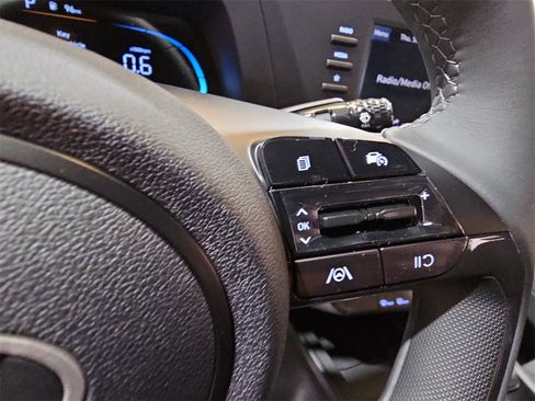 New 2025 Hyundai Elantra Sport image 17