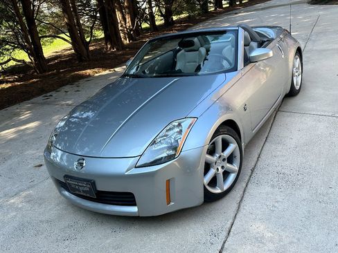 Used 2005 Nissan 350Z Touring image 11