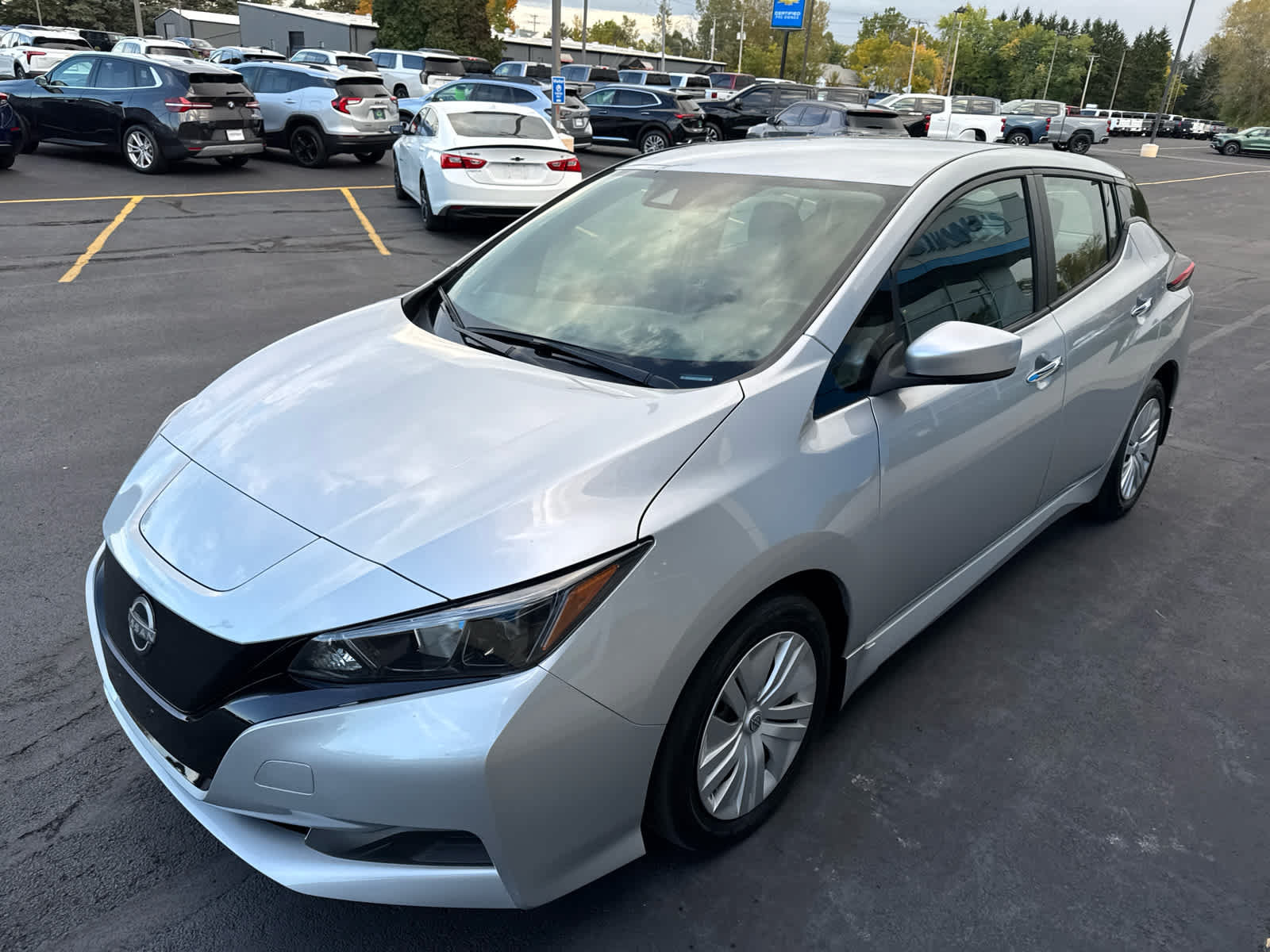 Used 2025 Nissan Leaf S FWD image 11
