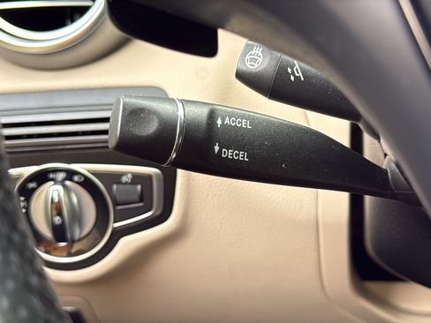 Used 2017 Mercedes-Benz GLC 300 4MATIC image 17