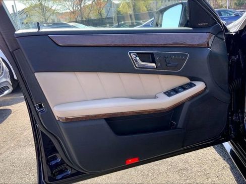 Used 2011 Mercedes-Benz E 350 4MATIC Sedan image 18