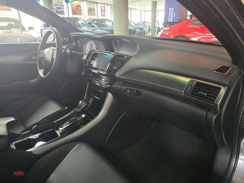 Used 2017 Honda Accord EX image 12