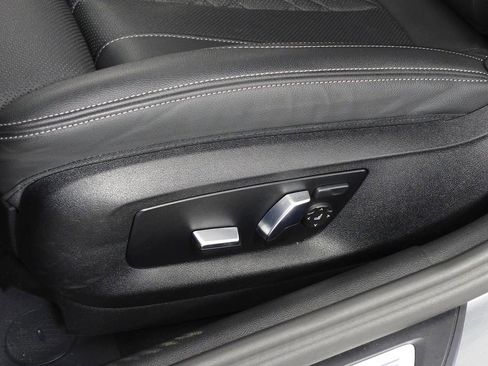 Used 2023 BMW 530e w/ M Sport Package image 23