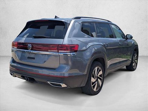 Used 2025 Volkswagen Atlas SE FWD image 5