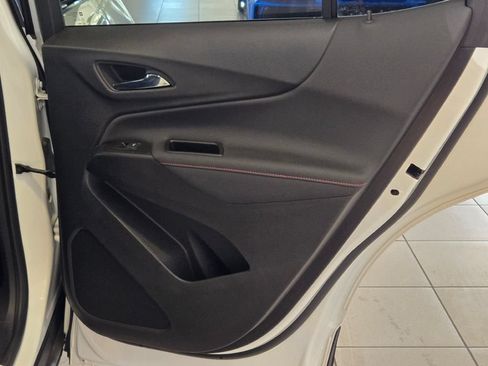 Certified 2022 Chevrolet Equinox RS w/ Infotainment Package FWD image 9