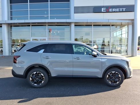 New 2026 Kia Sorento S AWD/4WD image 4
