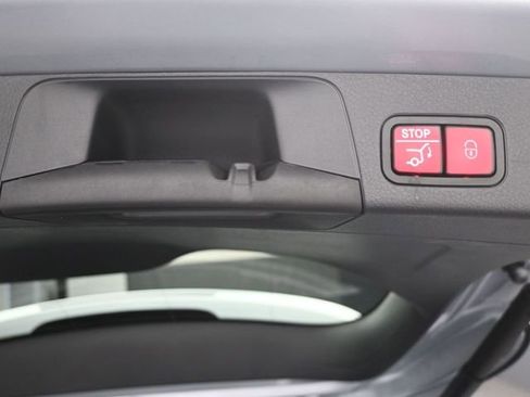 Used 2026 Mercedes-Benz GLB 250 image 25