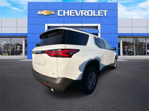 Certified 2023 Chevrolet Traverse RS image 2
