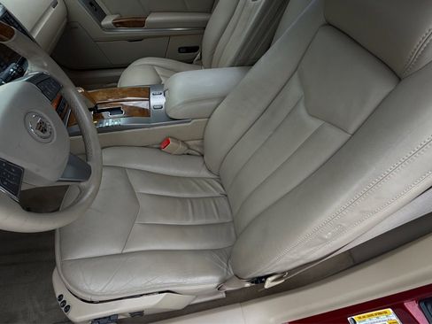 Used 2009 Cadillac XLR RWD image 12