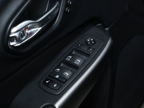 Used 2022 Jeep Cherokee Limited image 17