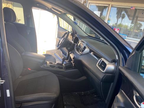 Used 2016 Kia Sorento LX AWD/4WD image 12