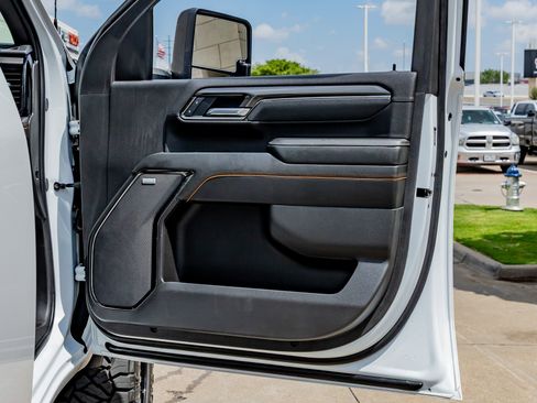 Used 2025 GMC Sierra 2500 AT4 w/ AT4 Premium Plus Package AWD/4WD image 38