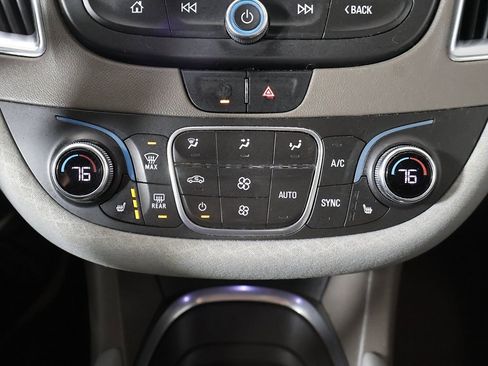 Used 2020 Chevrolet Malibu LT image 38