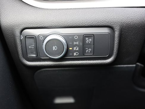 Used 2022 Ford Explorer XLT w/ Equipment Group 202A image 38