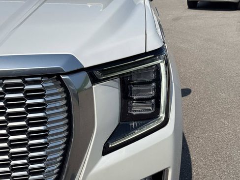 Used 2023 GMC Yukon Denali AWD/4WD image 11