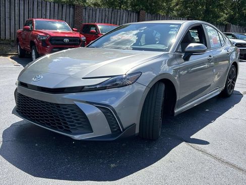 New 2026 Toyota Camry SE FWD image 7