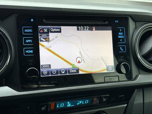 Used 2016 Toyota Tacoma TRD Sport image 20