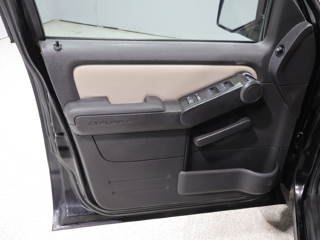 Used 2007 Ford Explorer Sport Trac Limited AWD/4WD image 17