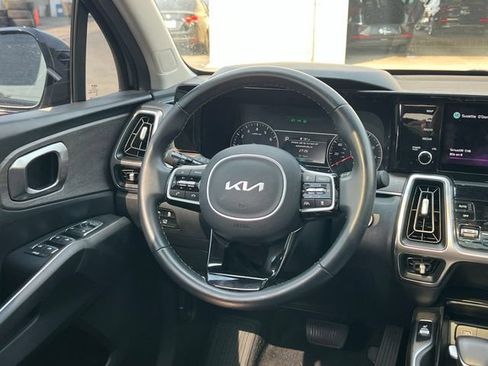 Certified 2022 Kia Sorento X-Line EX AWD/4WD image 16
