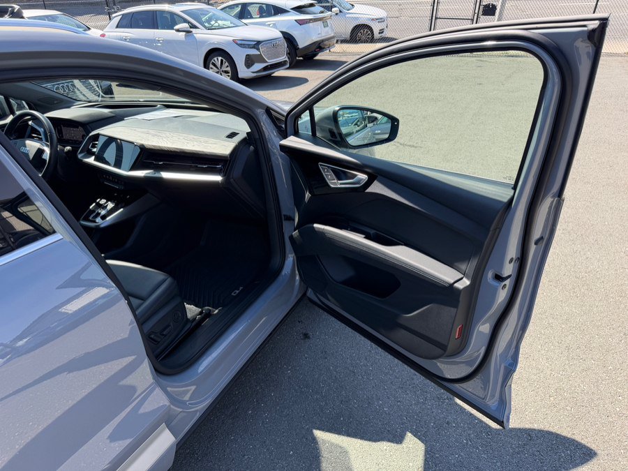 Used 2023 Audi Q4 e-tron Prestige AWD/4WD image 36