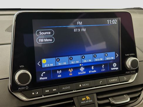 Used 2025 Nissan Altima 2.5 SV FWD image 21