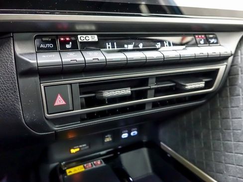 New 2025 Toyota Camry XLE image 24