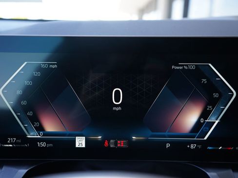 Used 2025 BMW X3 xDrive30i w/ Convenience Package image 16