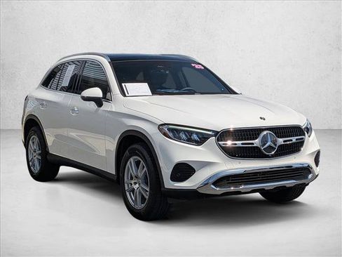 Certified 2025 Mercedes-Benz GLC 300 image 3