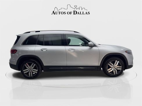 Used 2023 Mercedes-Benz EQB 300 4MATIC w/ Pinnacle Package image 10