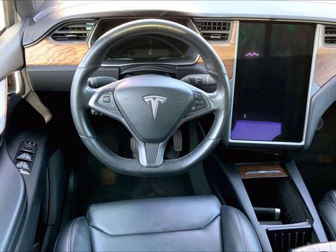 Used 2018 Tesla Model X 100D image 5