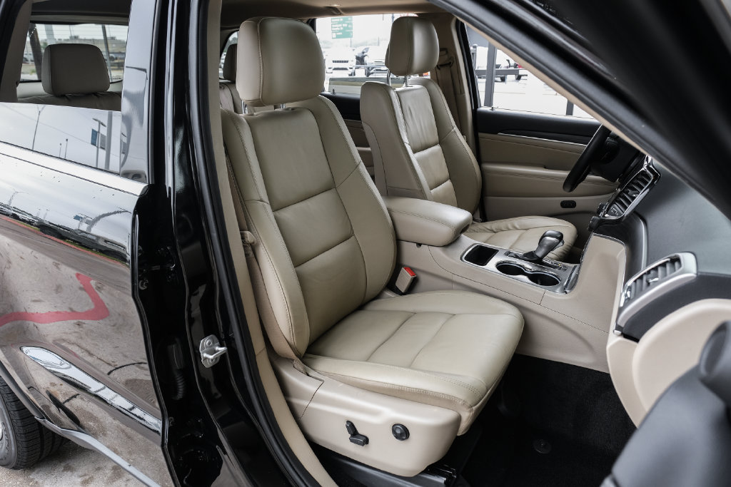 Used 2022 Jeep Grand Cherokee Limited w/ Tech Group RWD image 42
