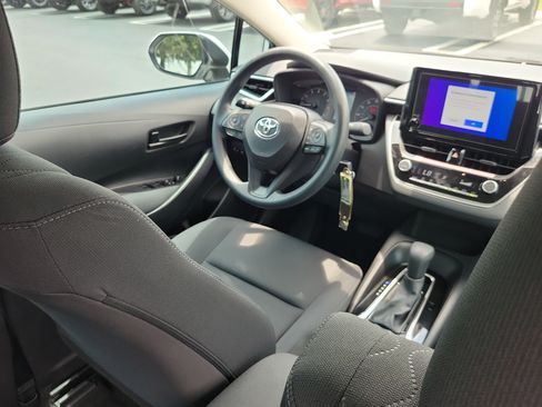 Used 2025 Toyota Corolla LE FWD image 14