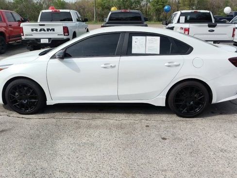 Used 2022 Kia Forte GT FWD image 2