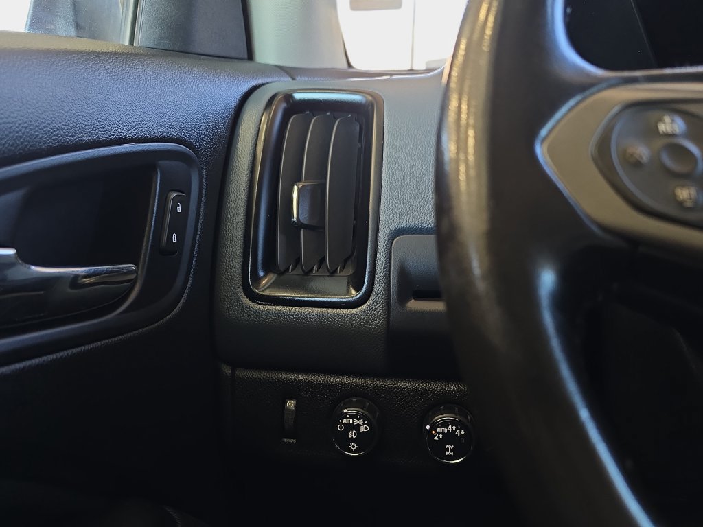 Used 2020 Chevrolet Colorado Z71 AWD/4WD image 27
