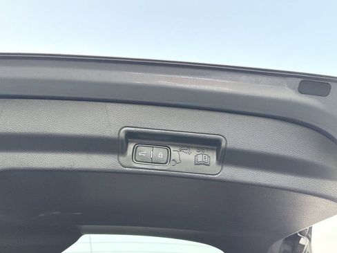 Used 2022 Ford Explorer Limited w/ Equipment Group 301A RWD image 16