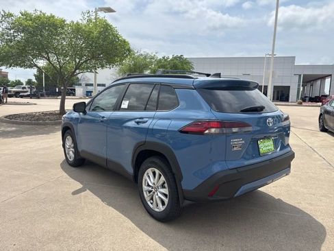 Used 2026 Toyota Corolla Cross LE image 11