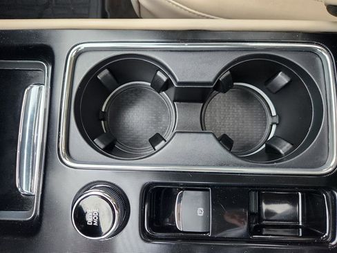 Used 2022 Lincoln Corsair AWD w/ Premium Package image 36