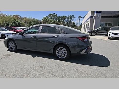 Used 2024 Hyundai Elantra SEL image 20
