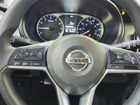 Used 2019 Nissan Kicks S FWD image 13