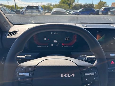 Used 2025 Kia K4 FWD image 33