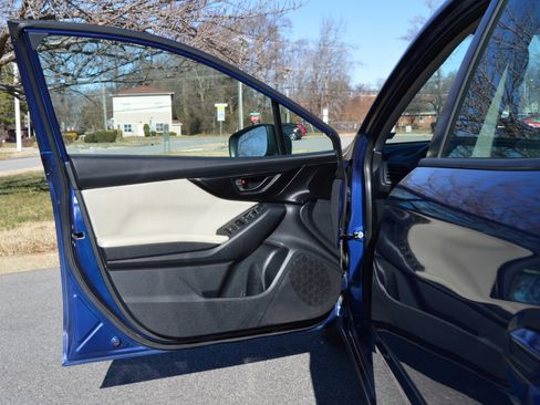 Used 2018 Subaru Impreza 2.0i Premium image 12