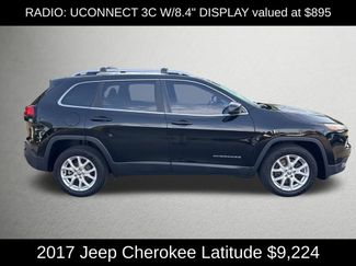 Used 2017 Jeep Cherokee Latitude FWD video 2