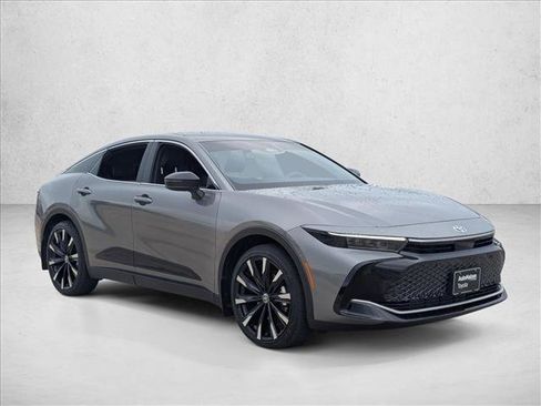 Certified 2026 Toyota Crown Platinum image 3