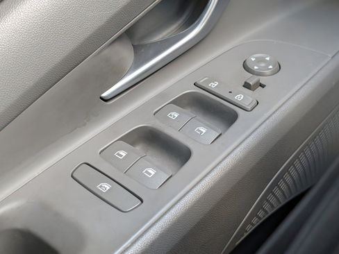 Used 2022 Hyundai Elantra SEL image 28