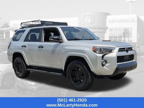 Used 2021 Toyota 4Runner Venture w/ Moonroof Package AWD/4WD image 4