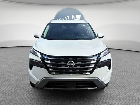 Used 2025 Nissan Rogue SL FWD image 9