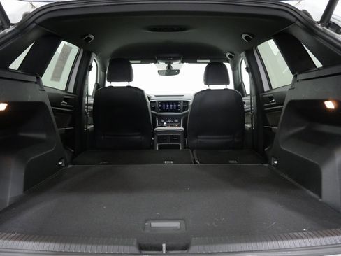 Used 2021 Volkswagen Atlas Cross Sport SE image 26